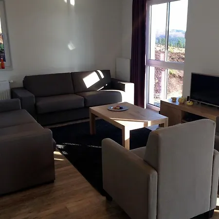 Holiday Astenberg ווינטרברג